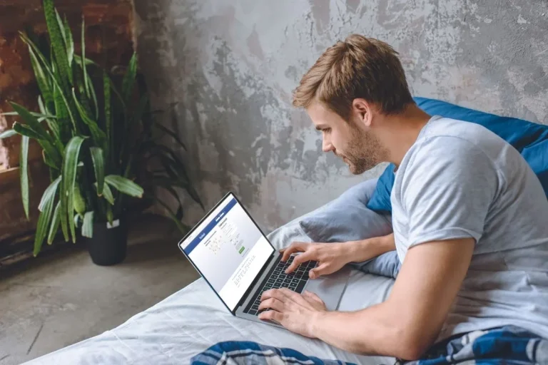 5 Ways To Hook Up With Local Girls On Facebook - Victoria Milan
